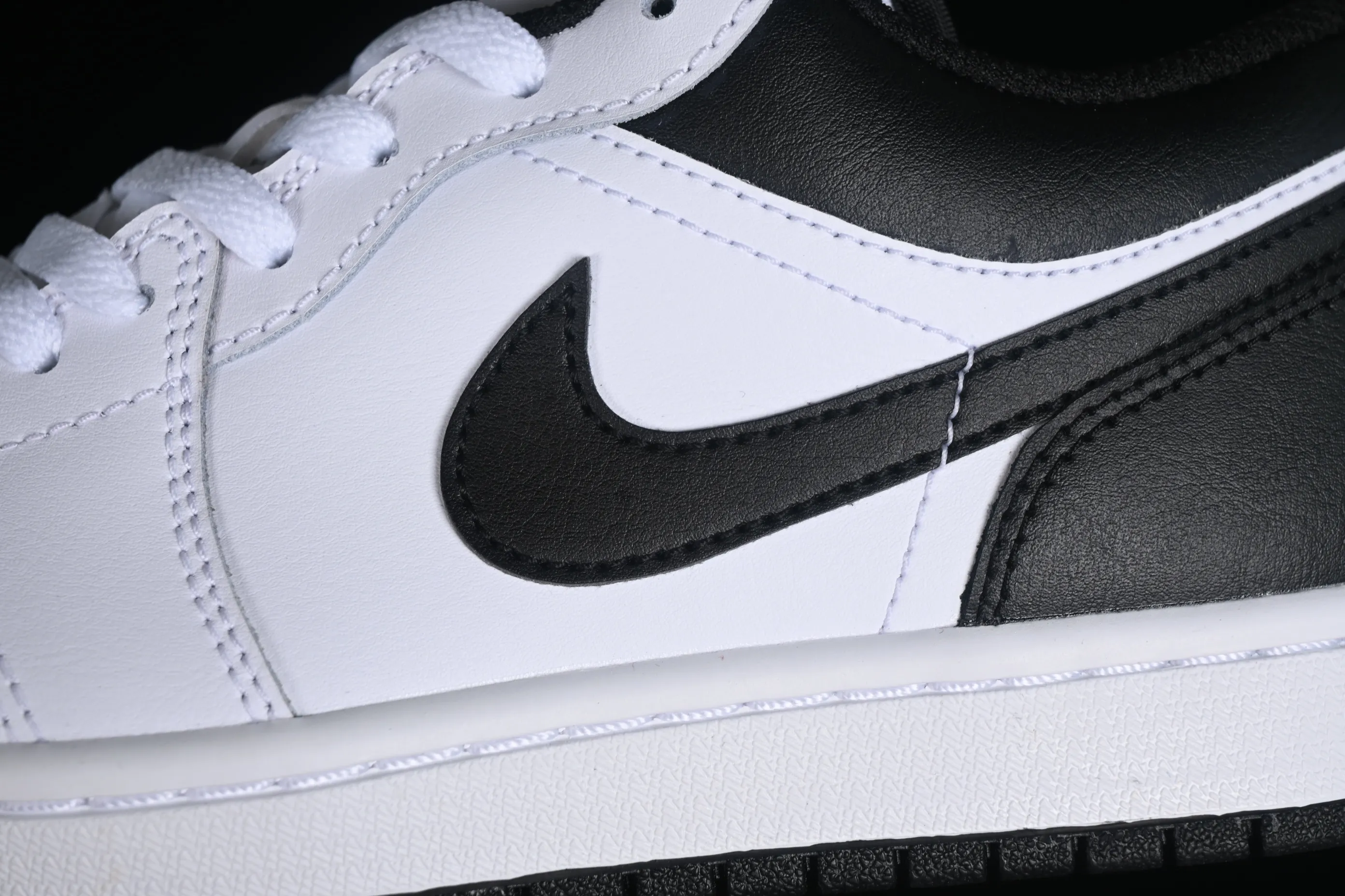 All categories Air Jordan Jordan series basketball shoes Air Jordan 1 Low G version pure original Air Jordan 1 Low "White and Black" AJ1 Joe 1 white and black color matching low-top cultural casual sneakers 553558-132